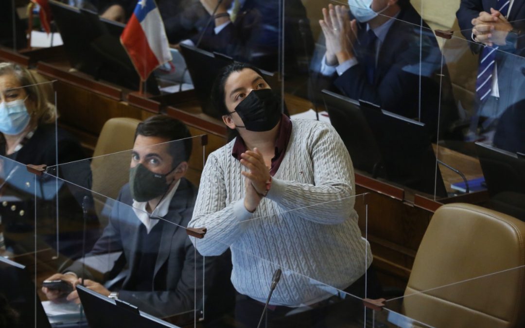 Diputada Romero celebra aprobación de proyecto que extiende hasta fin de año directorios de organizaciones sociales y vecinales
